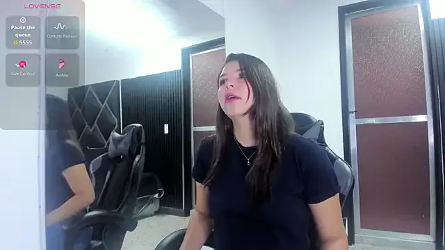 Charlotte-Star — Freechat on StripChat