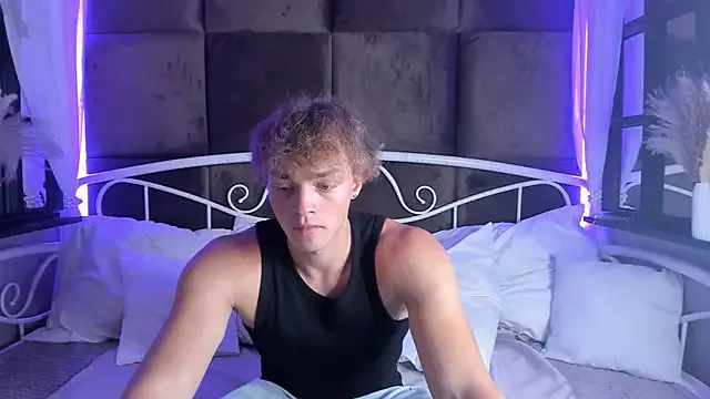 ChaseMuscular — Cum show