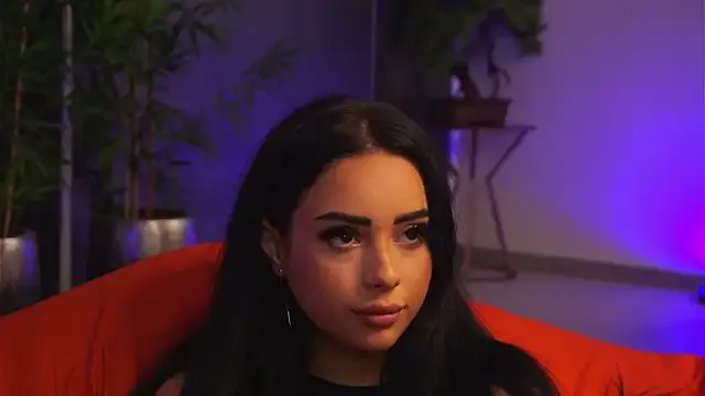 CherrySelena — make this pussy squirt