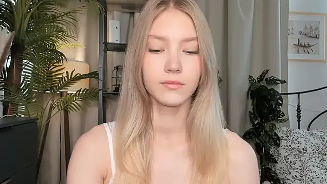ChinBonnell — play with lips