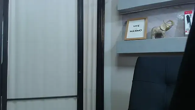ChloeFox5 — fuck dildo