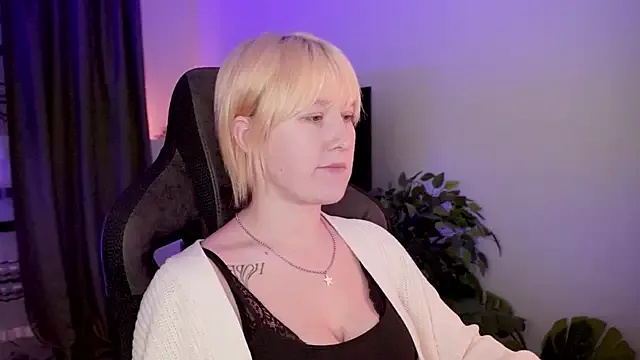 CinBellamy — boobs attack!!!