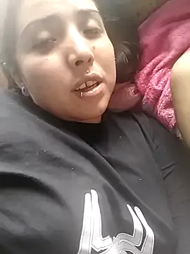 Cloe2520 — Freechat on StripChat