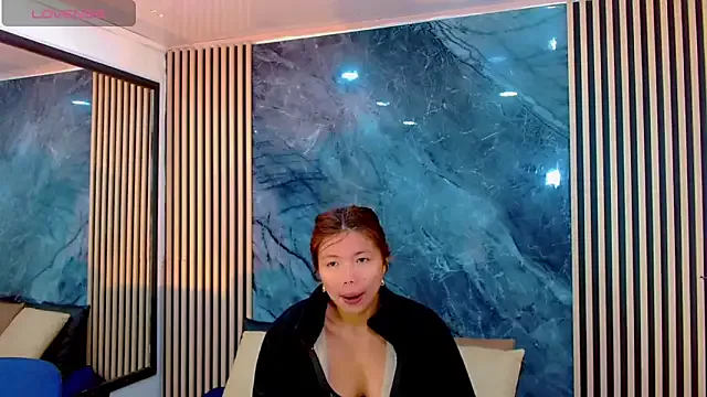 Cloelombard — Fingers in Pussy