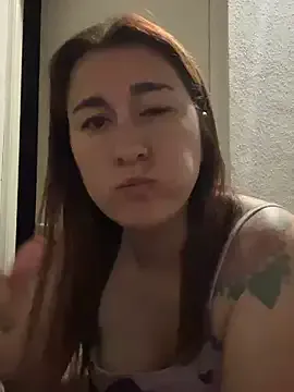 Constanzahud — Shows tits and kisses