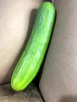 Coolpink112 — Play cucumber in vaggina spray water 