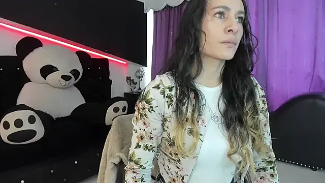 Coral_Gibson — Show tits and masage with oil 