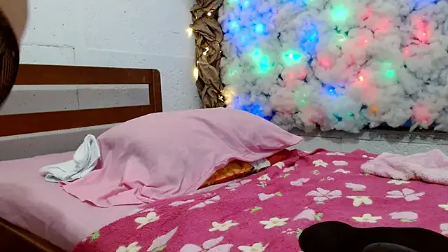 cruellasaludable — masturbation + squirt
