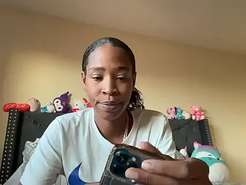 Cum2Charm — CUM on ASS TWERK + toy control 