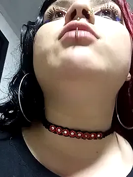 Curvy-Queen — Show tits + spanks 