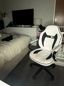 CurvyGirlMyla's avatar