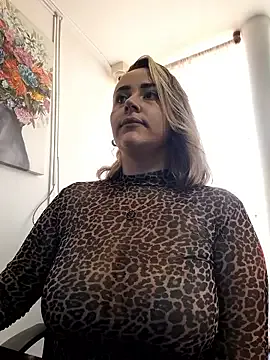 CurvyLust_x — Show tits 