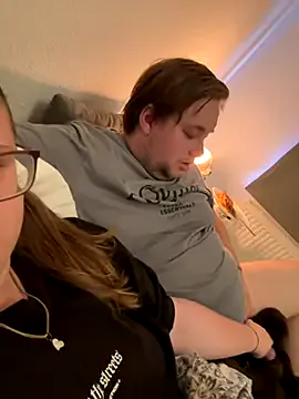 CurvyPaar2 — Titten zeigen