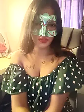 cuteniaa — Strip Tease and squirt hard