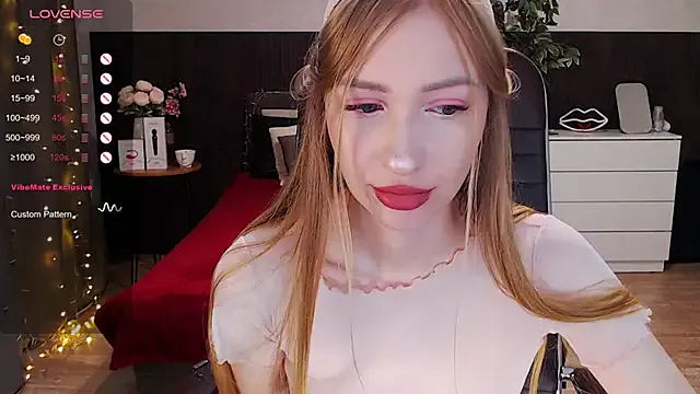 Cutie_Annie — 4 fingers in my tight pussy
