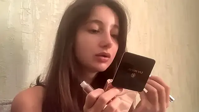 Cutie_Emilia — tease boobs
