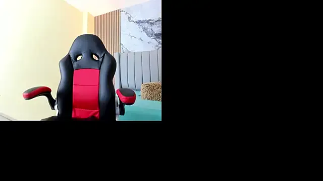 CYNTHIA_HILL1 — candle wax on my tits