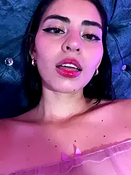 Daisys_Fun — Oiled naked body on the floor play hard