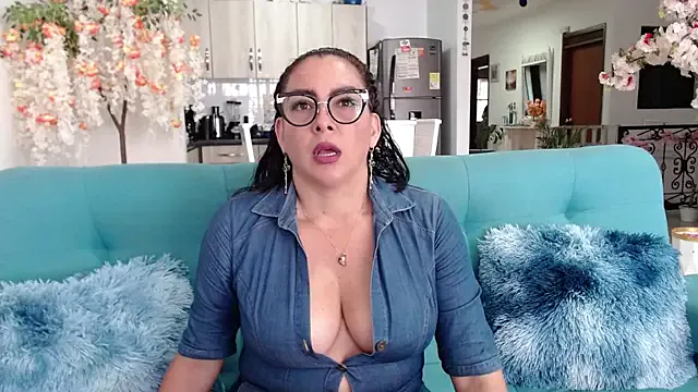 dakota_johnson10 — Fill me the tits with oil