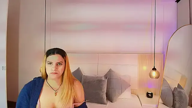 Dakota_Megan_69 — slap in the face and tits