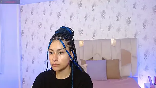 DAKOTA_TAY1 — Oil show
