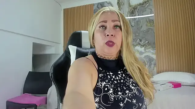 Danna_topless — see my  tits