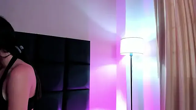 DannaHadid — Spread my wet pussy+ fingering