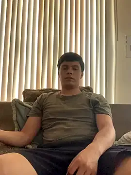 Davidllhardsex — Ensear mi verga hasta ponerla dura