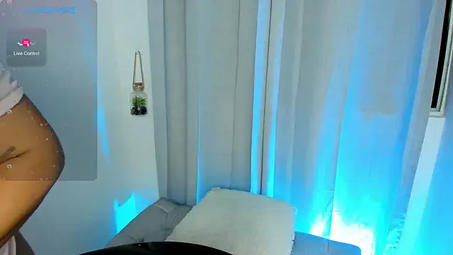 Deborabuchanan — Show Tits