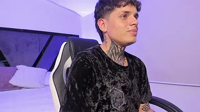 Declan-Fox — show my cock in cam