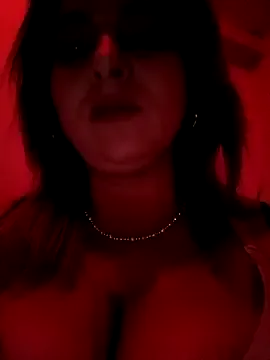 DenisaMarianaXXX — Ulei pe sni