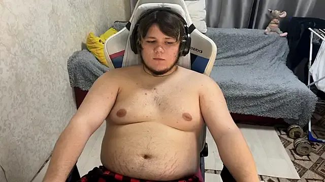 desiredude9 — quick spins on a chair
