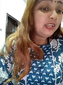 Dianaa9 — Pinch nipple
