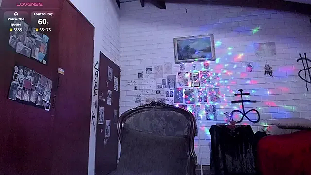 DiosaSexSymbol — Show de dildo uwu <3