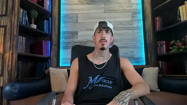 Donovan_Desmond — Streaptease all nakd + Oil in horny body