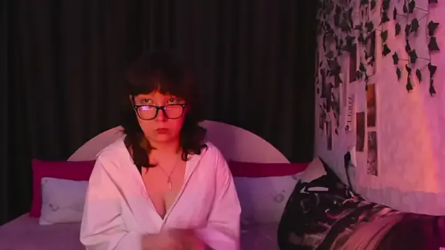 dreamgirllovee — Freechat on StripChat