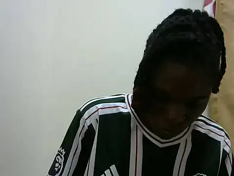 Ebony_jojo — Cum make me squirt