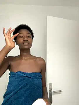 ebonysweetyy — Je me FIST