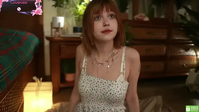 electric_babe — topless pillow ride