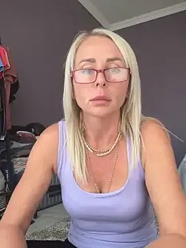 ElenabonyX — Heels show sexy pose