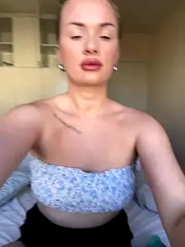 ElenaRebelle — Boob play