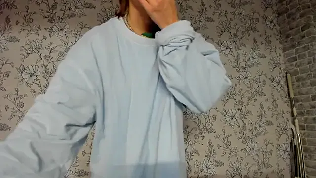 EllaSky_xoxo — SQUEZZY BOOBS SO CLOSE