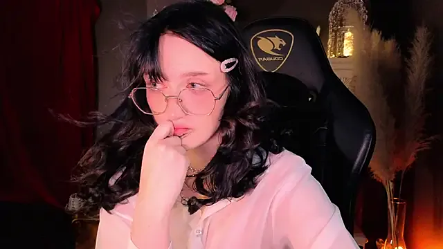 ELLIEJAY — flowing drops on my neck and boobs