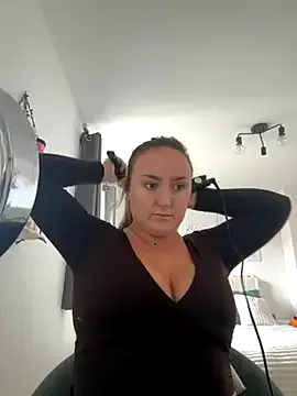 Elliemaee — BOUNCE TITTIES 