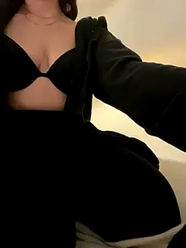 Elliepush — Freechat on StripChat