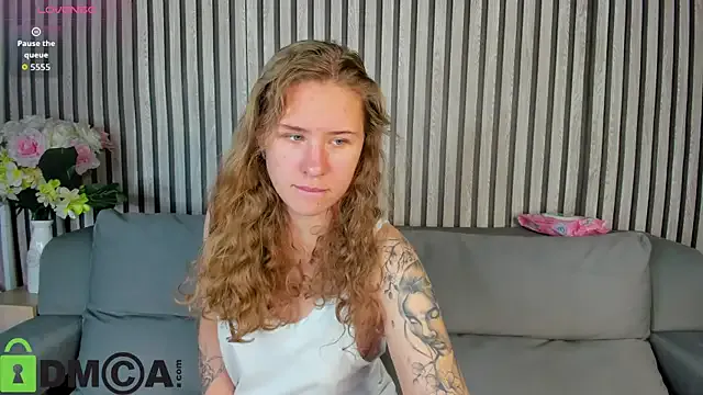 Elsie_Cutties — take off your shorts