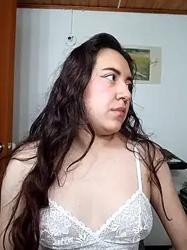 Emi_chik — Show hairy pussy open