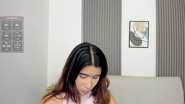 emiilyy_cute —  GET  NAKED 