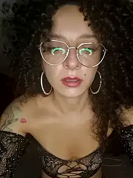 Emily_Posh — NUDA E  ARRAPATACHIAMO IL VICINO DI CASA