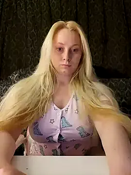 EmilyAngelUK — Freechat on StripChat